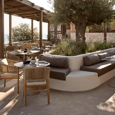 Hotel Omeon Mykonos 5*