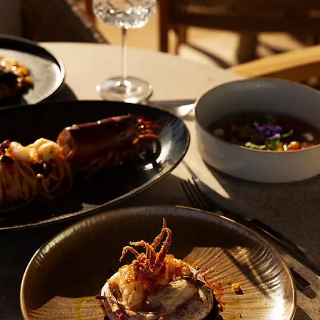Otel Omeon Mykonos 5*